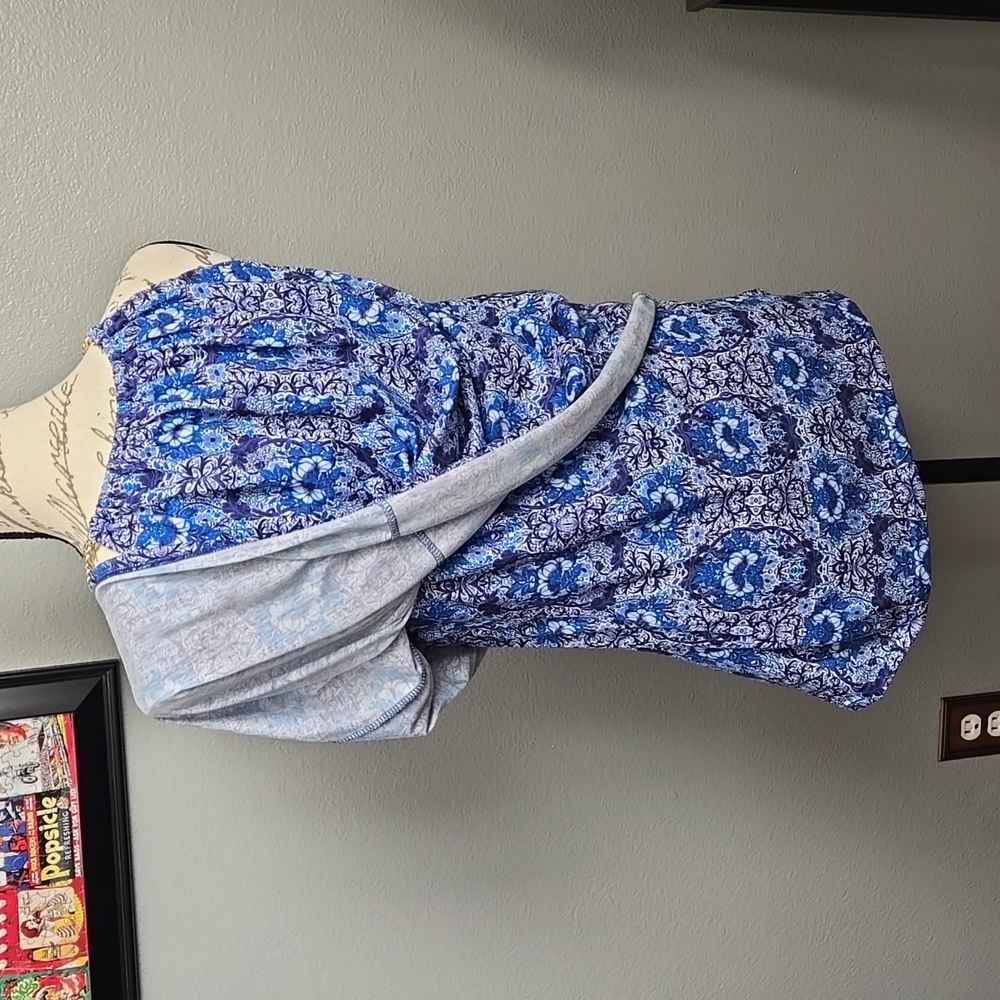 Top - Picture 4 of 6